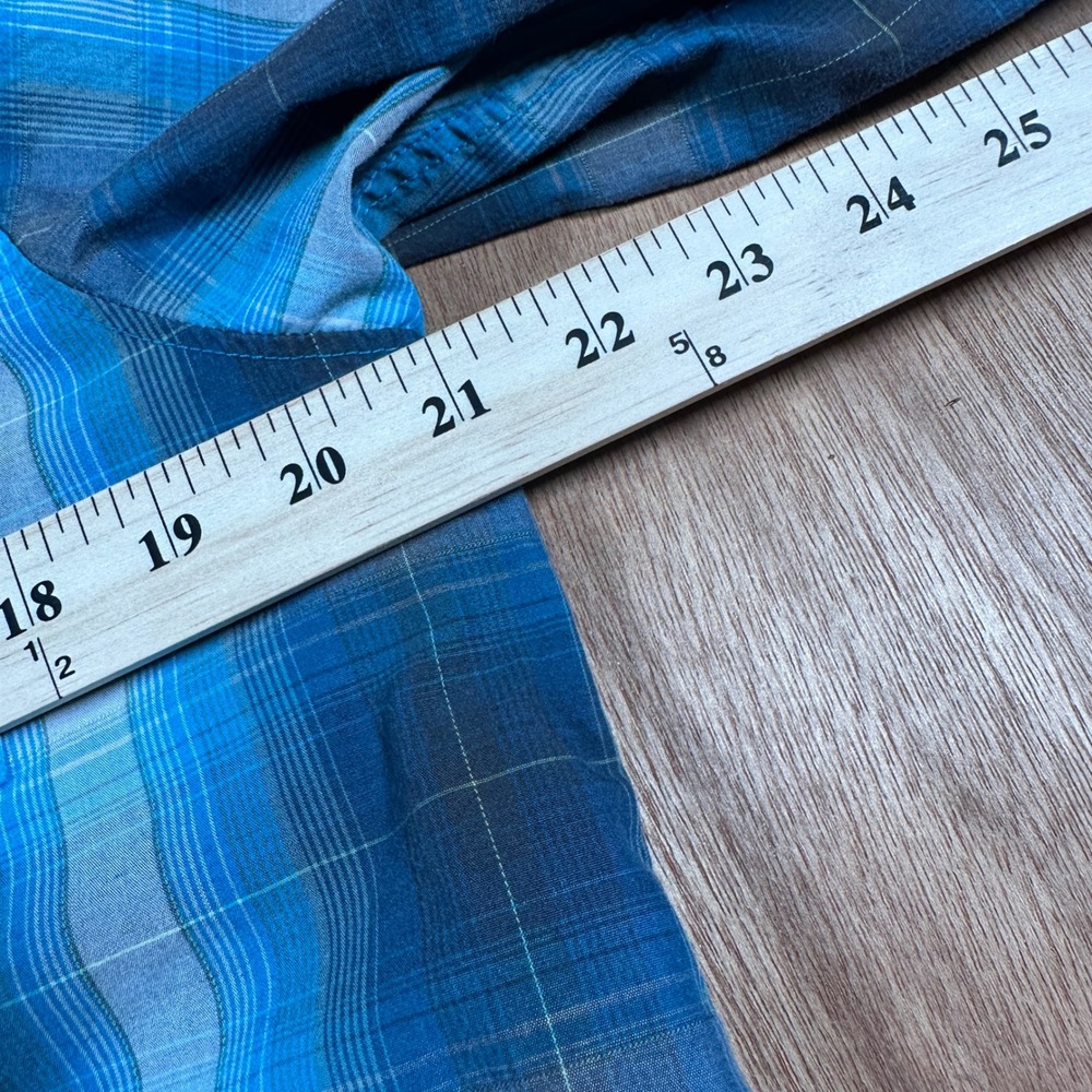 Columbia Plaid Button Down Mens Small Blue Grey Hiking Ventilated AM7050 Shirt - Picture 3 of 8